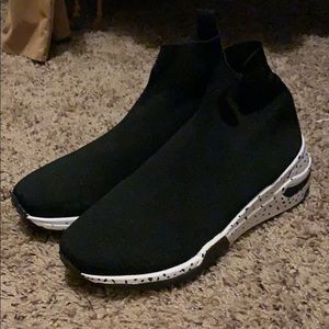 Sock shoes